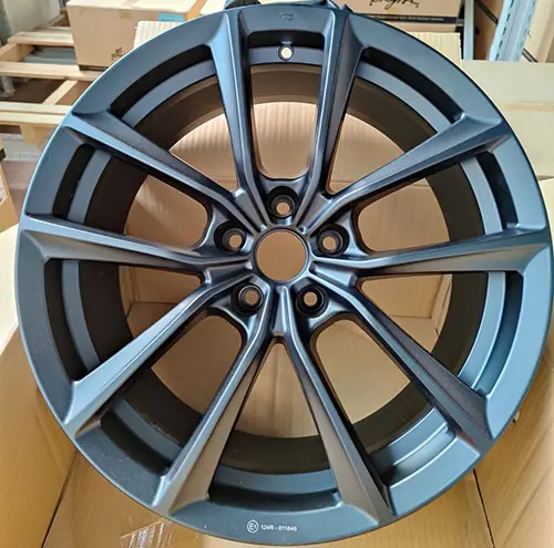 Photo from the official notice: bd breyton-design GmbH BR-I 9019 vehicle part / replacement wheels — injuries risk
