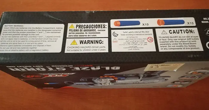 Foto uit de officiële melding: BLAZE STORM Speelgoed pistool set — risico: Aantasting van het gezichtsvermogen