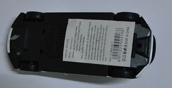 Foto uit de officiële melding: auto POLICE Batterij aangedreven speelgoed auto — risico: Milieu