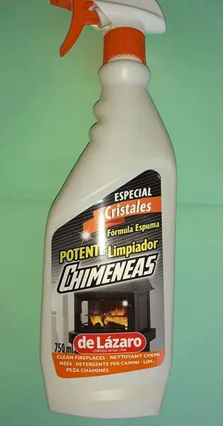 Foto uit de officiële melding: de Lazaro Potente Limpiador Chimeneas Schoorsteenreinigingsproduct — risico: Chemische risico's