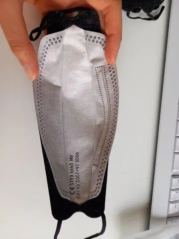 Foto aus der offiziellen Meldung: KN95 Professional protection Partikelfiltermaske — Risiko: Gesundheitsrisiken/Sonstige