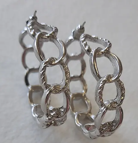 Foto dell’avviso ufficiale: rossetti Earrings C6 Orecchini — rischio: Rischio chimico