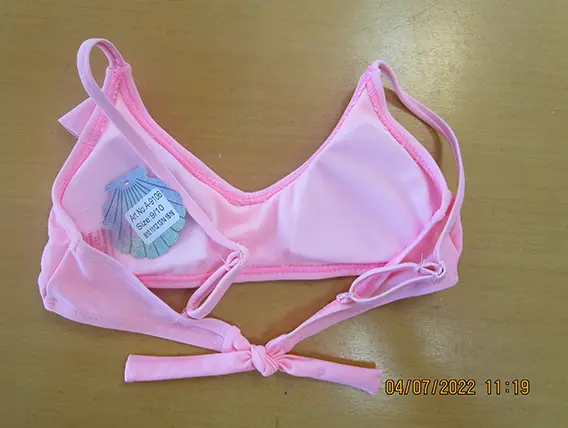 Foto uit de officiële melding: YES! DO KID'S Kinderbikini — risico: Verwonding (A12/01044/22)