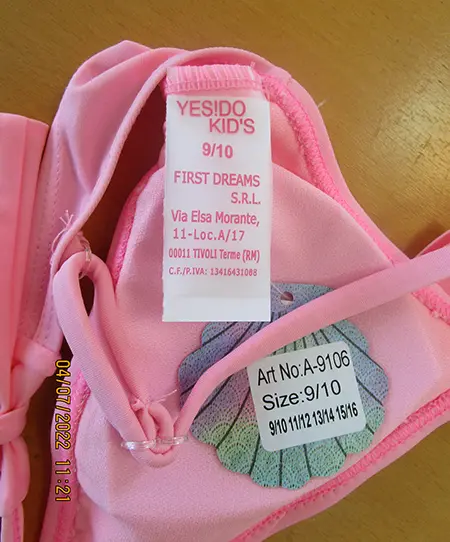 Foto uit de officiële melding: YES! DO KID'S Kinderbikini — risico: Verwonding (A12/01044/22)