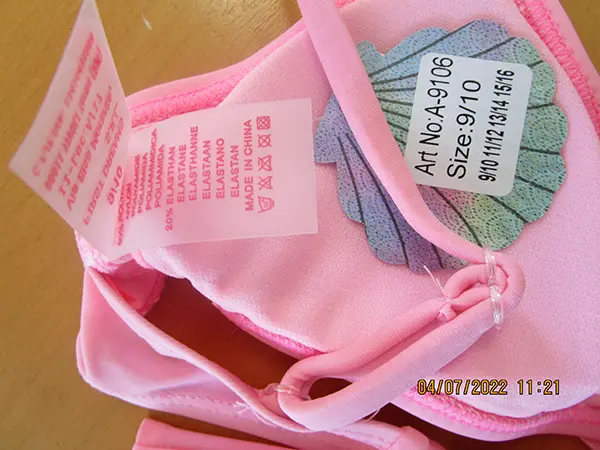 Foto uit de officiële melding: YES! DO KID'S Kinderbikini — risico: Verwonding (A12/01044/22)