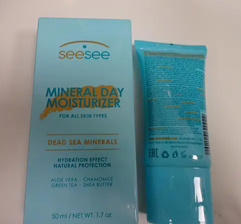 Foto aus der offiziellen Meldung: seesee AURA ultra comfort MINERAL DAY MOISTURIZER DEAD SEA MINERALS FOR ALL SKIN TYPES Feuchtigkeitsspendende  — Risiko: Chemikalie