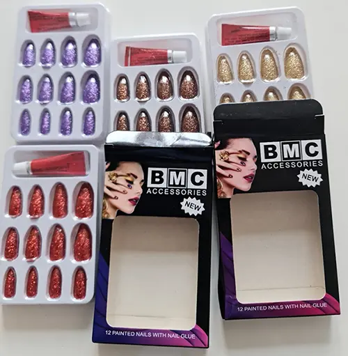 Foto dell’avviso ufficiale: BMC Painted nails Chiodi falsi con colla — rischio: Rischio chimico