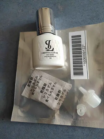 Photo de l’avis officiel: SL Crystal Clear fast drying eyelash adhesive Adhésif cils — risque: Risque chimique