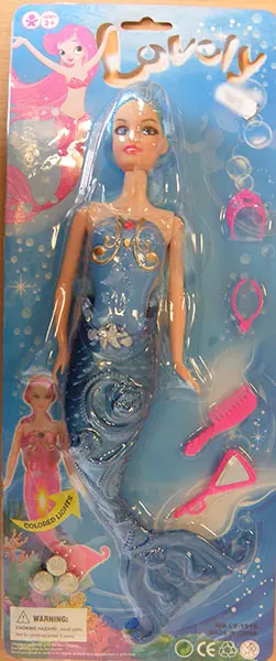 Photo de l’avis officiel: Lovely Lovely Poupée en plastique avec accessoires — risque: Risque chimique
