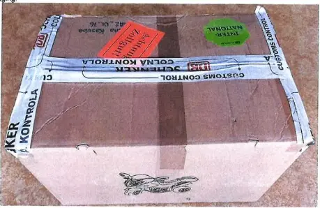 Foto do aviso oficial: El trike / motorsykkel til barn Passeio elétrico em triciclo — risco: Engasgamento