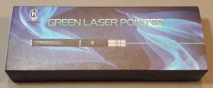Foto aus der offiziellen Meldung: YHLASER GREEN LASER POINTER; Lézerfény Laserpointer — Risiko: Sehschaden