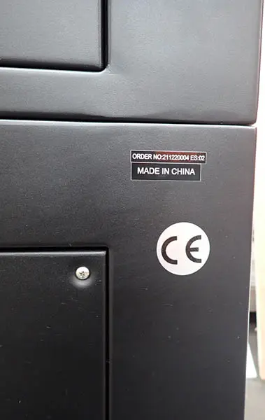 Foto aus der offiziellen Meldung: Lasermarkiermaschine — Risiko: Sehschaden