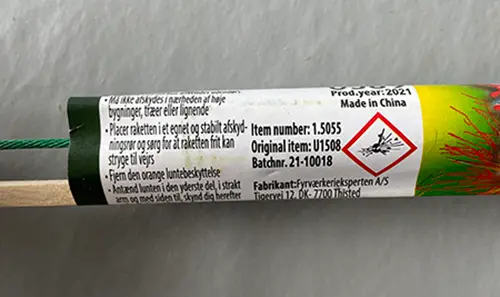 Photo de l’avis officiel: Fyrværkerieksperten a/s Komet raket Feux d’artifice — risque: Brûlures & Blessures