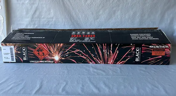 Photo de l’avis officiel: Aalborg Fyrværkerifabrik A/S Feux d’artifice — risque: Brûlures & Lésions auditives
