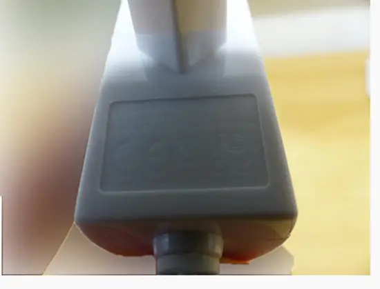 Foto aus der offiziellen Meldung: Home Travel Power High Quality Smartphone-Ladegerät — Risiko: Elektrischer Schlag