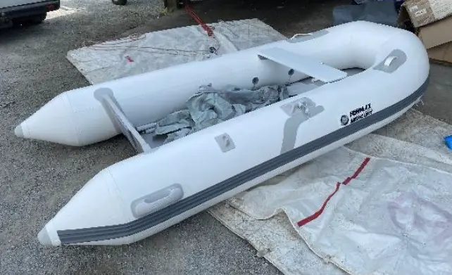 Foto uit de officiële melding: Promax Opblaasbare boot — risico: Verdrinking