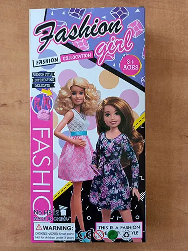 Foto do aviso oficial: Fashion girl Conjunto de bonecas de plástico — risco: Químico