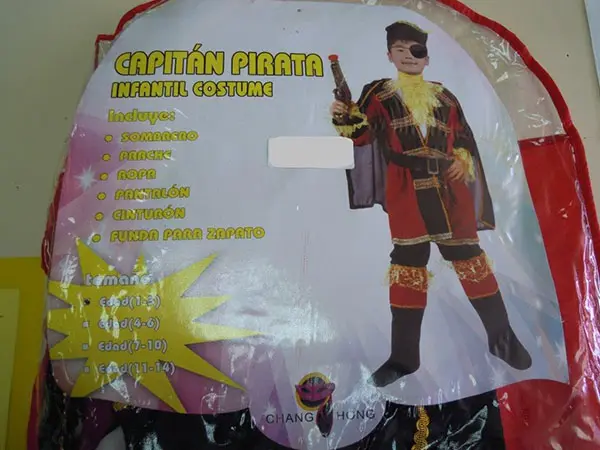 Photo from the official notice: CHANG HONG CAPITÁN PIRATA children's costume — choking risk