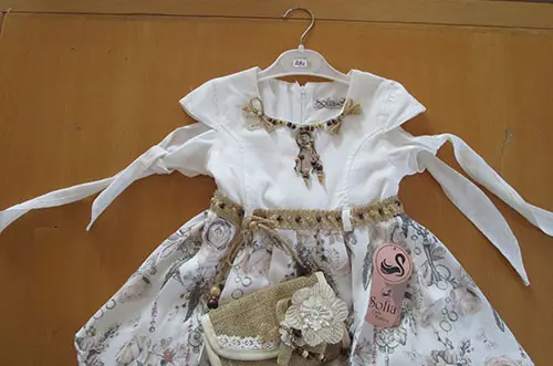 Photo de l’avis officiel: Sofia girls Robe d’enfant — risque: Blessures