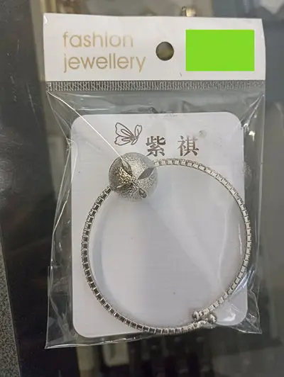 Photo de l’avis officiel: Fashion jewellery Bracelet — risque: Risque chimique (INFO/00128/22)