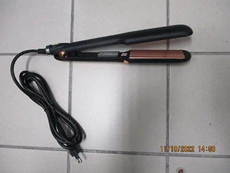 Foto dell’avviso ufficiale: GW professional Hair Straightener Raddrizzatori per capelli — rischio: Scossa elettrica