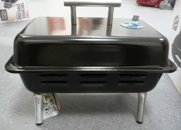 Foto uit de officiële melding: Burns&amp;Barkles Portable Charcoal Grill Draagbare houtskoolgrill — risico: Brandwonden
