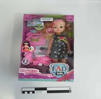 Foto do aviso oficial: FAD GIRL Boneca de plástico — risco: Químico (A12/01622/22)