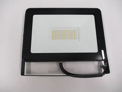 Photo de l’avis officiel: ANCO LED FLOOD LIGHT Projecteur LED — risque: Choc électrique & Blessures