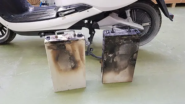 Foto aus der offiziellen Meldung: ZNEN / Modena ZNEN e-Cruise Elektroroller — Risiko: Verbrennungen & Feuer