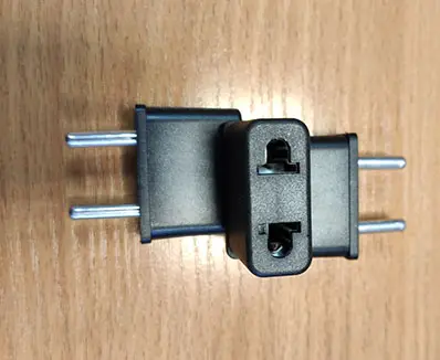 Foto do aviso oficial: Adaptador — risco: Choque elétrico (A12/01700/22)