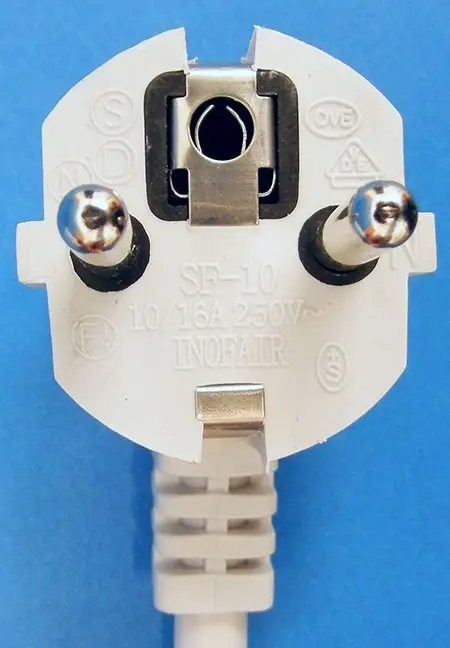 Foto uit de officiële melding: Da Cheng +SOCKET/ADAPTOR- / Colorful Series Snoerverlengingsset — risico: Elektrische schok
