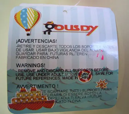 Foto do aviso oficial: Ousdy Boneca de plástico com acessórios — risco: Engasgamento