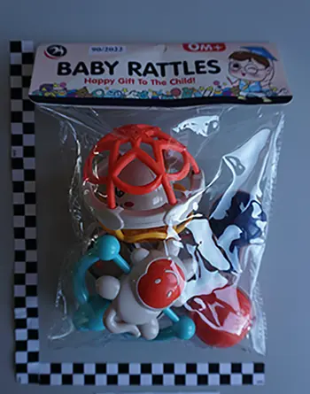 Foto aus der offiziellen Meldung: Baby Rattles Rassel Spielzeug Set — Risiko: Ersticken