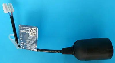Photo from the official notice: COMMEL BULB SOCKET — electric shock risk