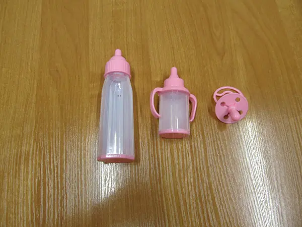 Photo from the official notice: Madej Buteleczka dla Amelki plastic toy — choking risk