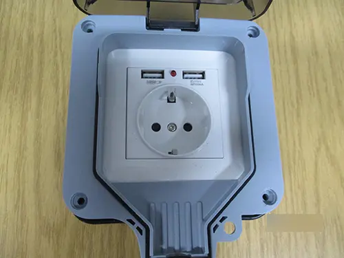 Photo from the official notice: FORMIZON waterproof outdoor socket — electric shock risk