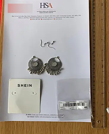 Foto dell’avviso ufficiale: Shein Sliver Hollow Vintage Earrings Orecchini — rischio: Rischio chimico