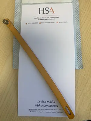 Photo de l’avis officiel: Le dea-mhéin. With compliments Bracelet — risque: Risque chimique