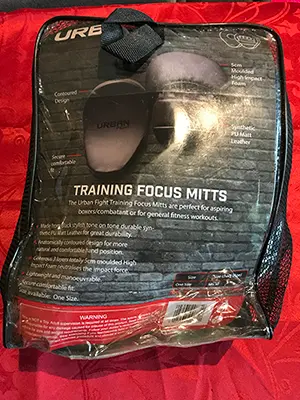 Photo de l’avis officiel: Urban Fight Training focus mitts Mitaines d’entraînement — risque: Risque chimique