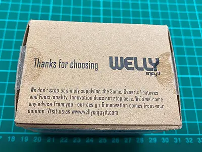 Foto aus der offiziellen Meldung: WELLY enjoy IT universal travel adaptor Reiseadapter — Risiko: Elektrischer Schlag