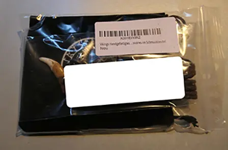Photo from the official notice: AB Viking Crafts – Vikings Handgefertigtes Wikinger Ethno Lederhalsband mit Wolfszahn necklace with pendant — chemical risk
