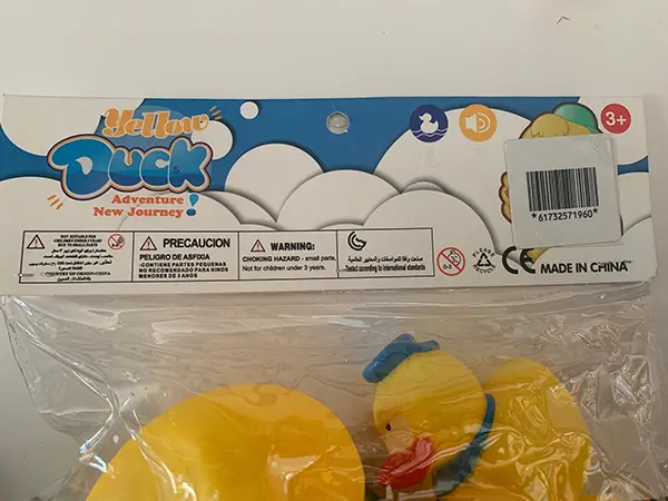 Foto dell’avviso ufficiale: Rhubarb Duck Family Yellow Duck Family Giocattolo di plastica — rischio: Rischio chimico