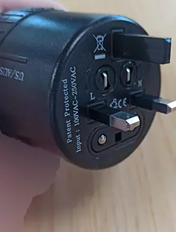 Photo de l’avis officiel: G&amp;BL Universal Multitravel Adapter Adaptateur de voyage — risque: Choc électrique