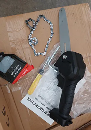 Photo de l’avis officiel: Saw chain Mini tronçonneuse — risque: Coupures & Blessures