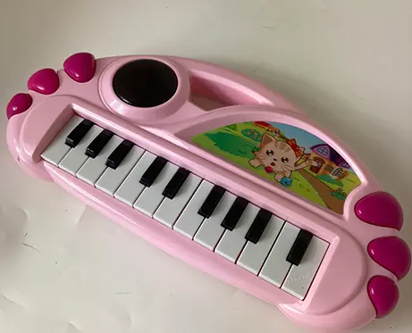 Foto dell’avviso ufficiale: Babylek piano Pianoforte per bambini — rischio: Rischio chimico & Ambiente