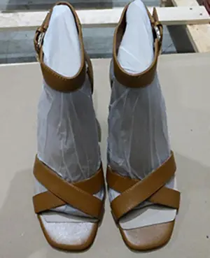 Photo de l’avis officiel: Guess Decoltè, sandali Chaussures d’été — risque: Risque chimique