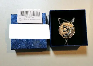 Photo de l’avis officiel: Collier avec pendentif — risque: Risque chimique (INFO/00052/23)