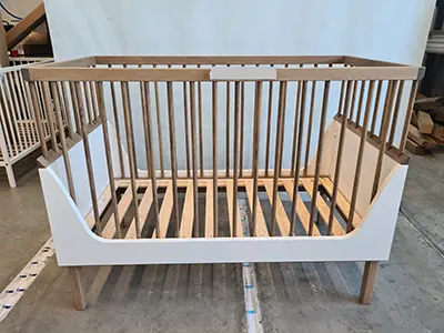 Foto uit de officiële melding: Childrens Cot Kinderbedje — risico: Verwonding