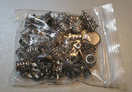 Photo de l’avis officiel: Kit de bijoux — risque: Risque chimique