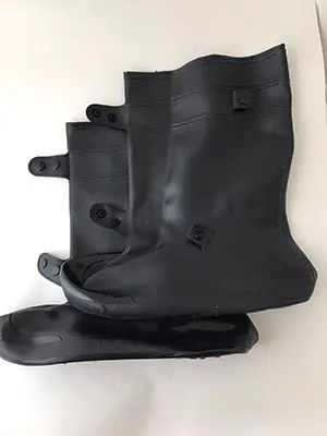 Photo from the official notice: PVC Dam Man Regnskor Skydd Vattentätt Halkbeständigt Regn Höga Boots Flats rain boots — chemical risk